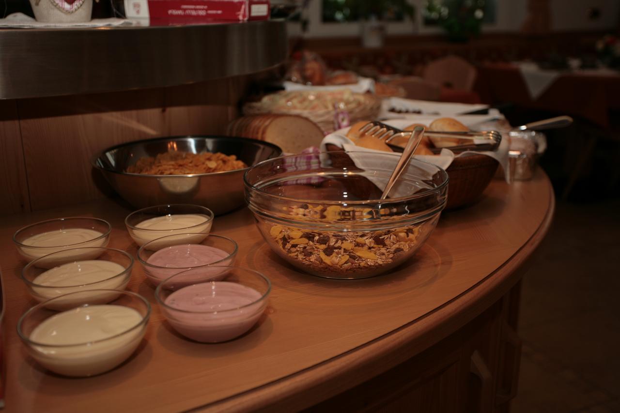 Garni Eden Hotel Canazei Luaran gambar