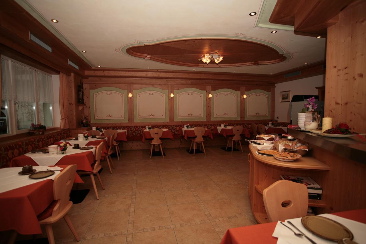 Garni Eden Hotel Canazei Luaran gambar